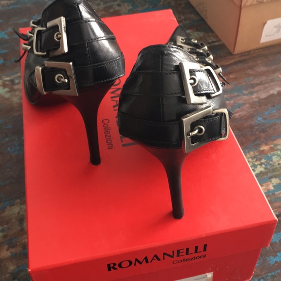 Shoe - Picture 3 of 4